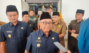 Bupati Blitar Rijanto saat diwawancarai wartawan usai mengikuti rapat paripurna Raperda Pertanggungjawaban Pelaksanaan APBD 2024 Bupati Blitar Sampaikan ke DPRD: Laporan Keuangan APBD 2024 Baik Terbukti WTP