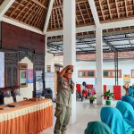 Satpol PP Blitar Ajak Gempur Rokok Ilegal Lewat Sosialisasi DBHCHT Bersama Ibu-ibu