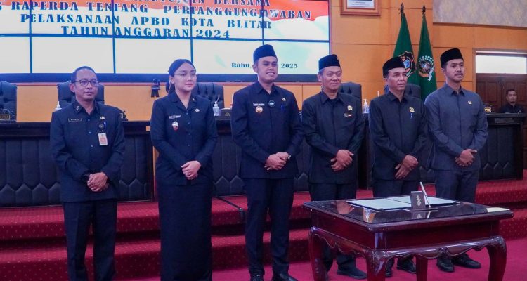 DPRD Kota Blitar Setujui Raperda Pertanggungjawaban Pelaksanaan APBD 2024 Menjadi Perda, Dorong Optimalisasi PAD