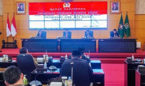 Rapat Paripurna DPRD Kota Blitar dalam Agenda Penyampaian Walikota atas LPJ APBD 2024 Rapat Paripurna DPRD Kota Blitar Agenda Walikota Sampaikan LPJ APBD 2024 Berjalan Lancar