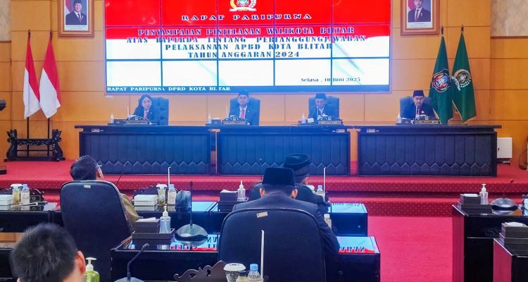 Rapat Paripurna DPRD Kota Blitar Agenda Walikota Sampaikan LPJ APBD 2024 Berjalan Lancar