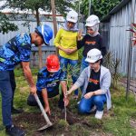Lingkungan Hijau dari Dunia Perkeretaapian, Depo Kereta Blitar Tanam Pohon di Sabtu KolaborAksi