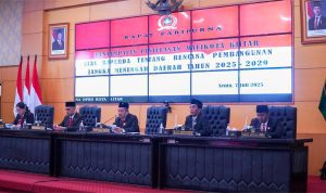 Ketua DPRD Kota Blitar dr Syahrul Alim memimpin jalannya rapat paripurna penyampaian walikota atas RPJMD 2025 2029 DPRD Kota Blitar Siap Kawal Pembahasan Raperda RPJMD 2025–2029, Pansus Segera Dibentuk