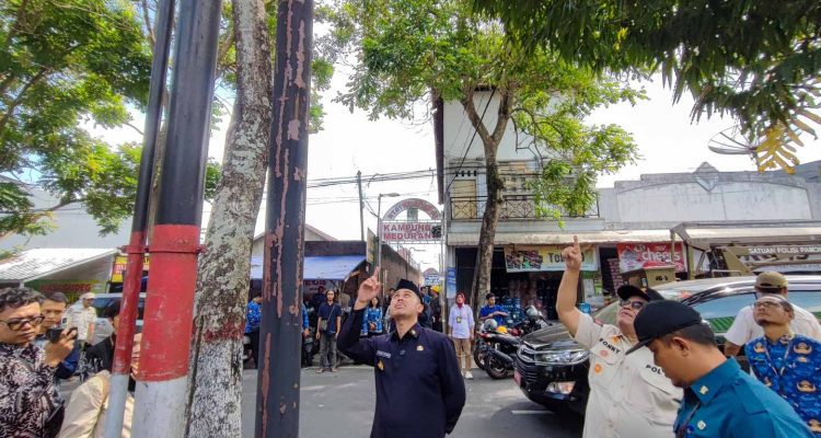 Mas Ibin Ambil Langkah Tegas, Dua Tahun Tak Izin Vendor Internet Serobot Lahan Pemkot Blitar