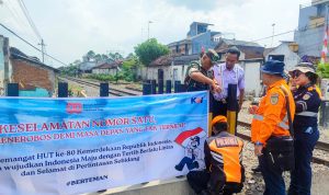 Sosialisasi Keselamatan Perlintasan Sebidang, PT KAI Daop 7 Gandeng TNI Polri dan Railfans Pasang Banner di 80 Titik