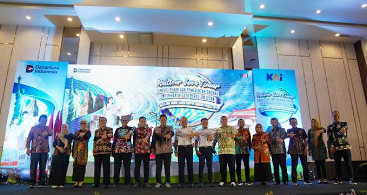 “Rail Tour Jawa Timur”: Inovasi Wisata Baru Berbasis Kereta Api dari KAI Daop 7 Madiun