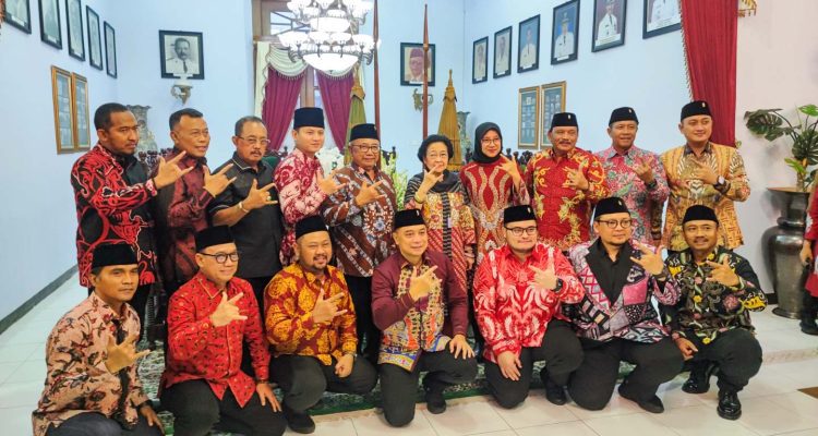 Megawati Gembleng Kepala Daerah PDIP di Blitar: Kekuasaan Harus Membahagiakan Rakyat