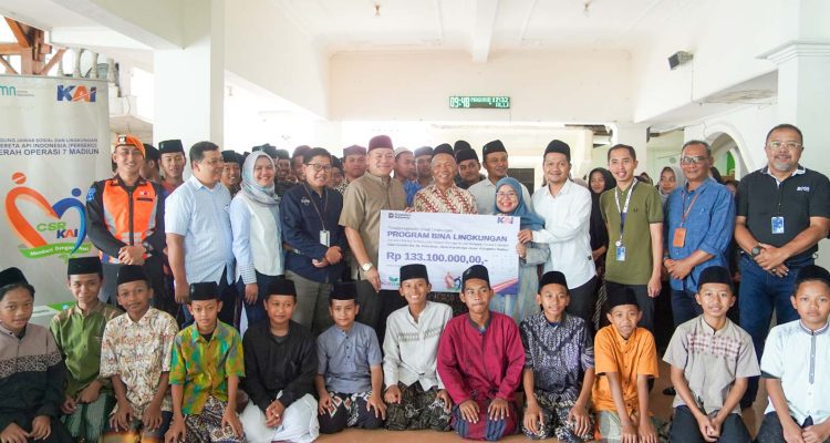 KAI Daop 7 Madiun Dukung Pendidikan Pesantren Lewat Program Sosial Hingga Diskon Tiket untuk Santri