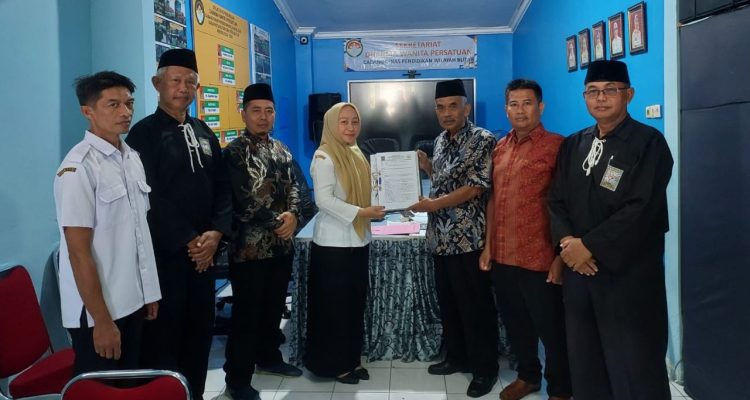 PSHT Serahkan Dokumen HAKI ke Cabang Dinas Pendidikan Jatim Wilayah Blitar, Tegaskan Komitmen Jaga Orisinalitas dan Kepatuhan Hukum