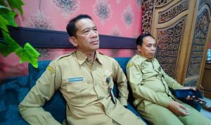 Sekda Kota Blitar yang juga Ketua Baperjakat Kota Blitar Priyo Suhartono saat klarifikasi mutasi 123 ASN sudah sesuai aturan berlaku Pemkot Blitar Pastikan Mutasi ASN Sesuai Aturan, Sekda: “Semua Sudah Lewat Mekanisme Baperjakat”