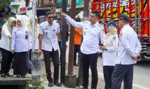 Wali Kota Blitar Mas Ibin tinjau langsung selokan dan sungai di Kota Blitar Rabu 29 10 2025 Sedikit demi Sedikit, Mas Ibin Bangun Sistem Anti-Genangan di Kota Blitar