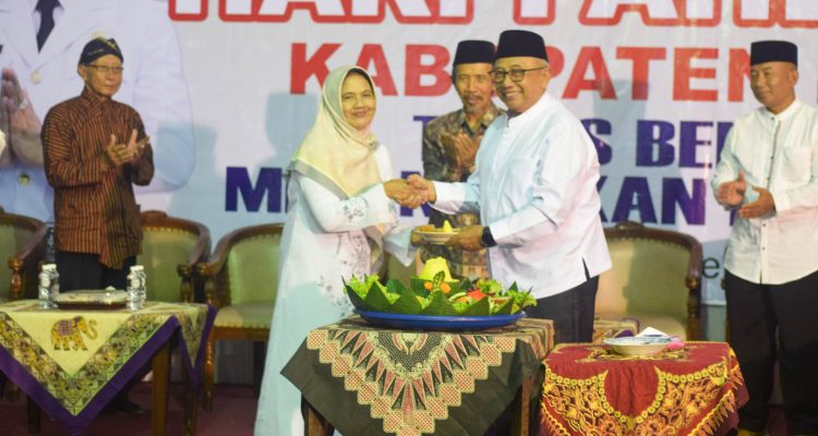 Doa Hari Pahlawan di Rumah Soekarni, Bupati Rijanto: Warga Blitar Harus Bangga