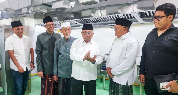 Bupati Rijanto Resmikan SPPG Pesantren Pertama di Blitar