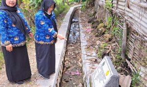 Monitoring pembangunan irigasi DBHCHT di Selopuro Kabupaten Blitar dilakukan Koordinator Biro Perekonomian Setda Provinsi Jawa Timur Nurhayati Provinsi Jatim Puji Kabupaten Blitar: Pembangunan DBHCHT Dirasakan Nyata oleh Petani Tembakau