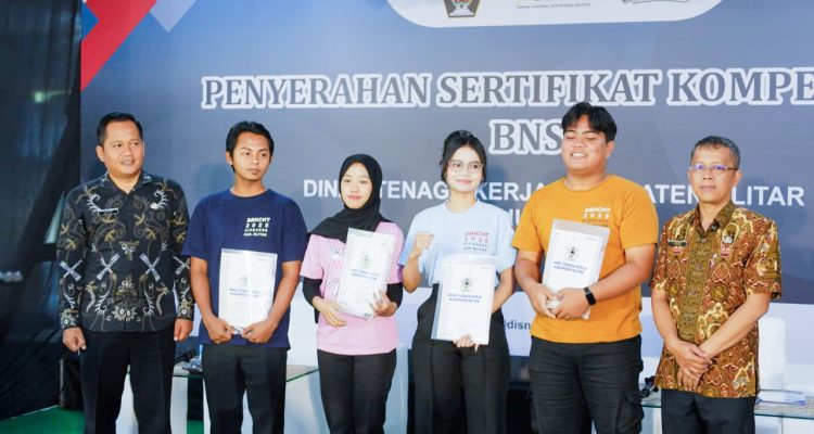 166 Lulusan Pelatihan DBHCHT Disnaker Kabupaten Blitar Raih Sertifikat BNSP, Siap Bersaing di Dunia Kerja