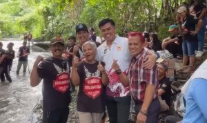 Wali Kota Blitar Mas Ibin (baju olahraga) bersama warga dan Ormas Komando Putra Sang Fajar di sungai lahar untuk bersih bersih di weekend Sabtu 22 11 2025 Weekend Mas Ibin, Turun ke Sungai Pimpin Aksi Bersih-Bersih Sampah di Sungai Lahar Blitar