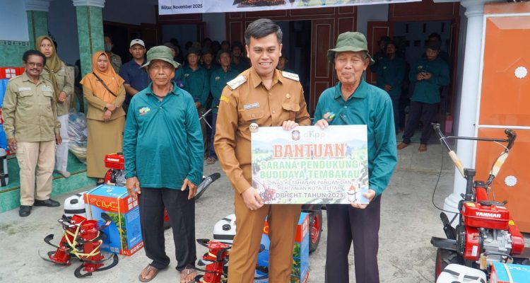 Targetkan Swasembada Tembakau di Kota Blitar, Mas Ibin Beri Pelatihan dan Bantuan Teknologi Pertanian