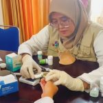 Strip Tes Kolesterol & Asam Urat Dianggarkan DBHCHT, Masyarakat Blitar Bisa Cek Kesehatan Gratis di Puskesmas