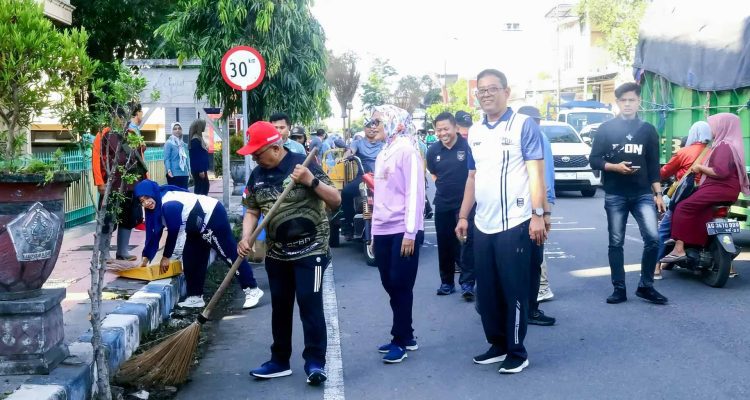 Bupati Rijanto Ajak Warga Jadikan ASRI Gaya Hidup, Blitar Bersih Dimulai dari Kerja Bakti