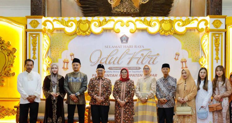 Pendopo Terbuka untuk Semua, Bupati Rijanto Gelar Open House Lebaran Bersama Rakyat Blitar