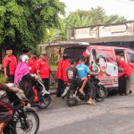 Ramadhan, PDIP Kabupaten Blitar Bagi Takjil Hingga di Pelosok