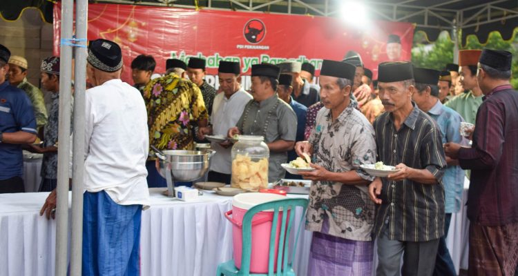 400 Warga Desa di Srengat Diajak Bukber Ramadhan PDIP, Kader Banteng Blitar Konsisten Dekat dengan Rakyat
