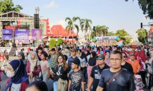 Jalan Merdeka Blitar Jadi Lautan Manusia, Puluhan Ribu Warga Padati CFD Spesial Hari Jadi Kota ke-120