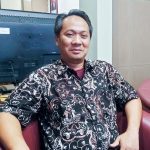 Ketua DPRD Kota Blitar dr Syahrul Alim di ruang kerjanya KafeBerita