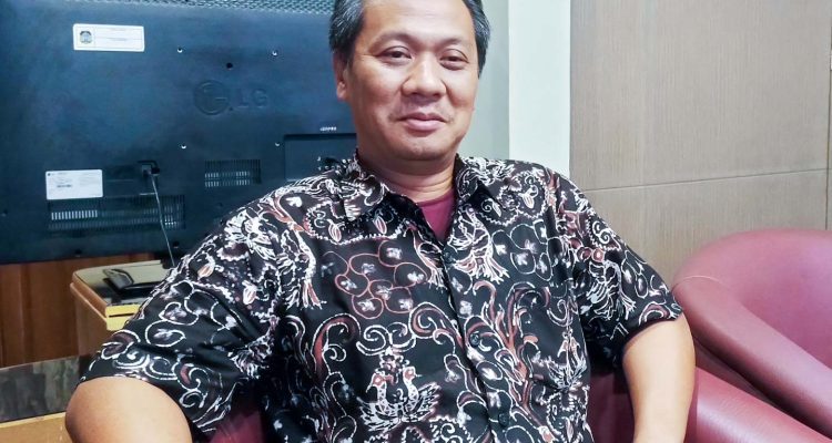 Ketua DPRD Kota Blitar dr Syahrul Alim di ruang kerjanya KafeBerita
