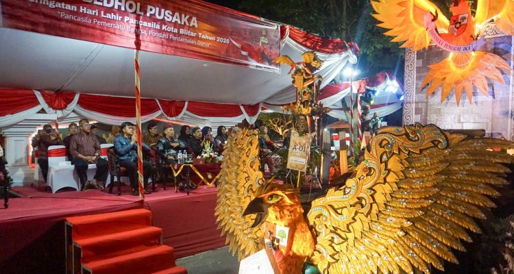 Pawai Lampion Malam Pancasila Digelar Meriah, Mas Ibin Ajak Warga Blitar Rawat Semangat Bung Karno