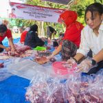 Idul Adha Jadi Momentum Kebersamaan, Pengurus DPC PDI Perjuangan Kabupaten Blitar Kompak Bagikan Daging Kurban