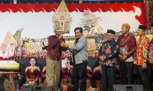 Wayang Kulit Wahyu Pancasila Meriahkan Bulan Bung Karno di Desa Kaweron Blitar, Guntur Wahono Apresiasi Gotong Royong Warga