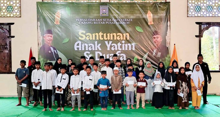 Usai Sahkan 1.370 Warga Baru, SH Terate Cabang Blitar Santuni Anak Yatim dan Duafa di Bulan Suro
