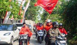 Naik Motor dari Jombang ke Blitar, Guntur Wahono Sambut Ratusan Kader PDI Perjuangan untuk Haul Bung Karno Bersama