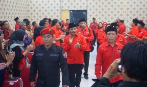 Ketua DPC PDI Perjuangan Kabupaten Blitar Guntur Wahono bersama pengurus DPC mendapat sambutan meriah saat datang di Musran Kecamatan Ponggok Minggu 19-7-2026 Musran PDI Perjuangan di Ponggok Menyala! Guntur Wahono Optimis Basis Kekuatan Kemenangan Kabupaten Blitar
