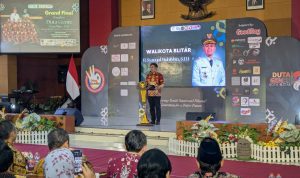Grand Final Duta Genre Kota Blitar 2026: Mas Ibin Tekankan Pentingnya Perencanaan Masa Depan Remaja