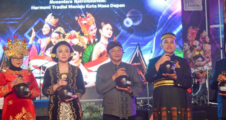 Saksikan BEN Carnival Blitar hingga Malam, Guntur Wahono: Keragaman Budaya adalah Kekuatan Indonesia