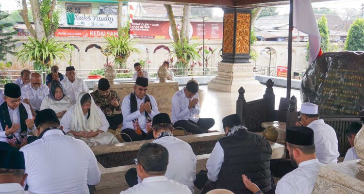 Pimpinan MPR RI Ziarah Kemerdekaan ke Makam Bung Karno, Mas Ibin Ajak Terus Meneladani Semangat Sang Proklamator