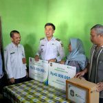 Dari Guru Ngaji hingga Marbot, Mas Ibin Datangi Rumah Pekerja Rentan Penerima Santunan BPJS Kota Blitar