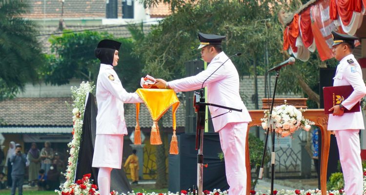 Dari Upacara HUT ke-81 RI ke Ziarah Makam Pahlawan, Wali Kota Blitar Mas Ibin Ingatkan Menjaga Persatuan