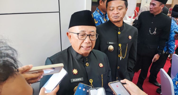 Bupati Blitar Rijanto Mutasi 120 Pejabat Pemkab, Sebut Birokrasi Perlu Penyegaran