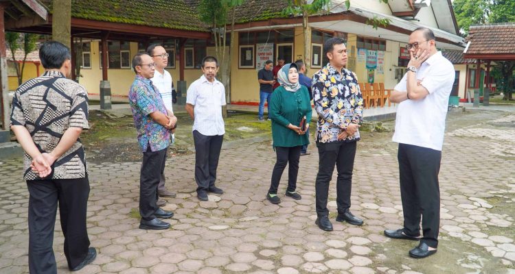 Gedung SMPN 6 Kota Blitar Ditinjau untuk Lokasi Sementara Sekolah Rakyat