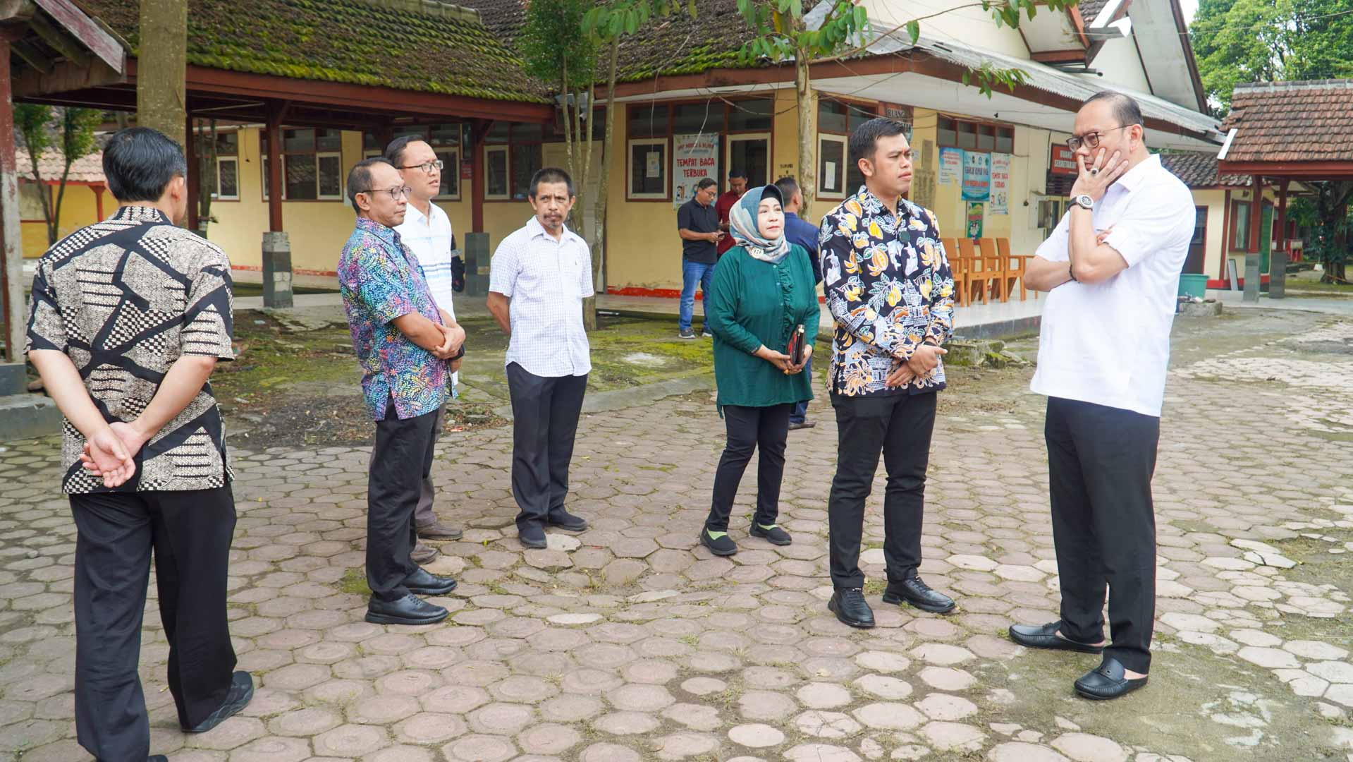 Gedung SMPN 6 Kota Blitar Ditinjau untuk Lokasi Sementara Sekolah Rakyat
