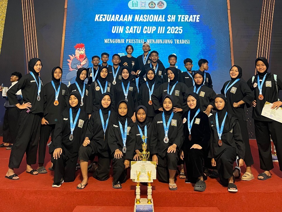 Juara Umum 2! Latihan Keras SMPN 8 Blitar Berbuah Manis di KEJURNAS Pencak Silat