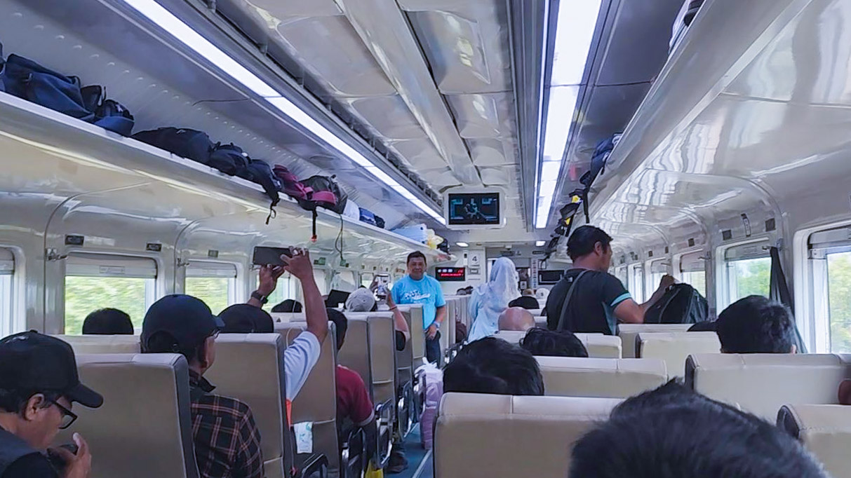 Review Naik Kereta Api Kertanegara Blitar–Purwokerto, Seberapa Nyaman? Suasana dalam gerbong KA Kertanegara