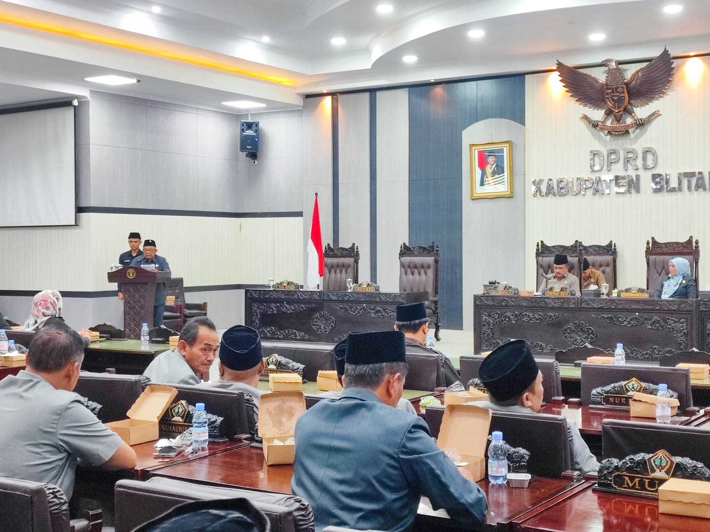 Tanggapi Masukan Fraksi DPRD, Bupati Rijanto: Efisiensi APBD 2026 Harus Tetap Berdampak bagi Kesejahteraan Masyarakat Blitar