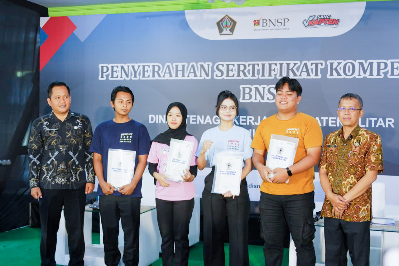 166 Lulusan Pelatihan DBHCHT Disnaker Kabupaten Blitar Raih Sertifikat BNSP, Siap Bersaing di Dunia Kerja