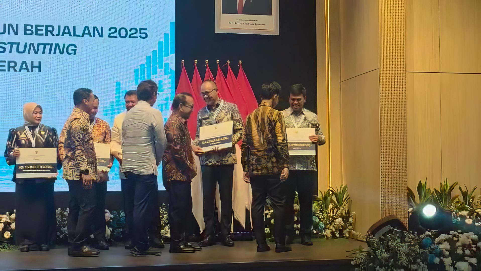 Mas Ibin Dapat Penghargaan Wapres Gibran, Kota Blitar Masuk Top 5 Nasional Penanganan Stunting