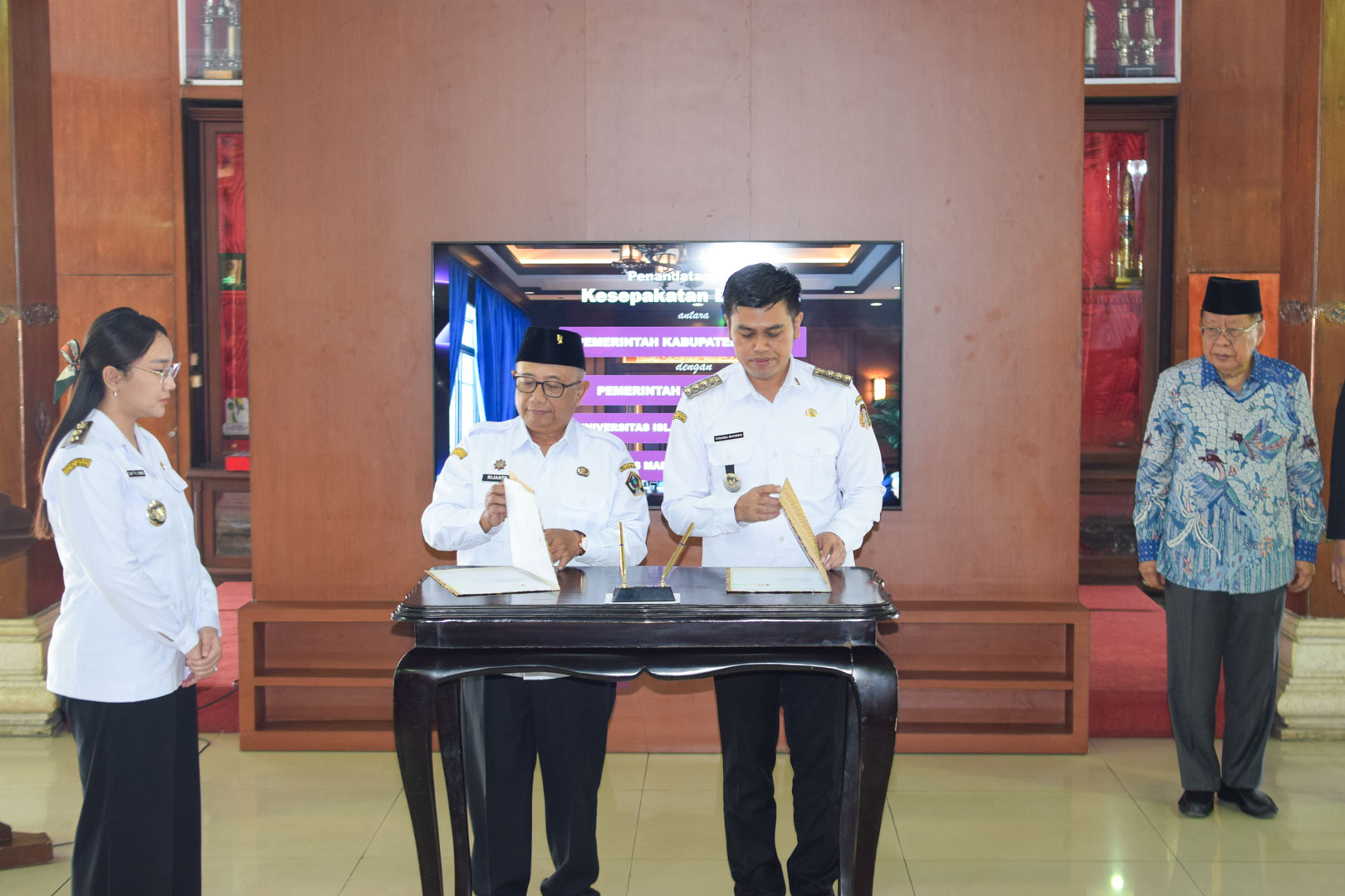 Bupati Rijanto: Blitar Raya Harus Bersinergi, Pembangunan Tak Bisa Jalan Sendiri Rijanto Ibin MoU Blitar