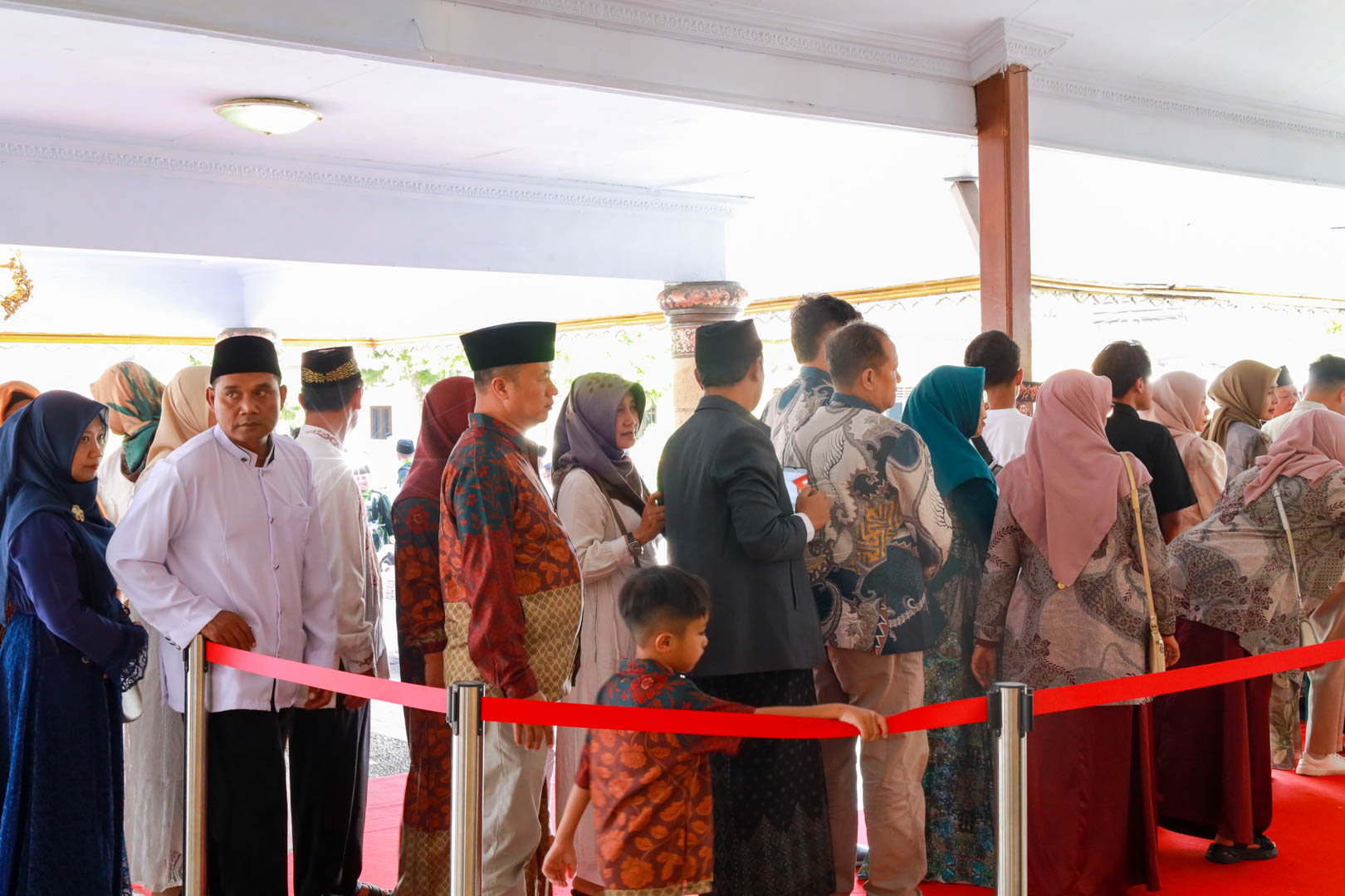 Warga Antre Bupati Blitar Rijanto Open House Pendopo Ronggo Hadi Negoro 2026